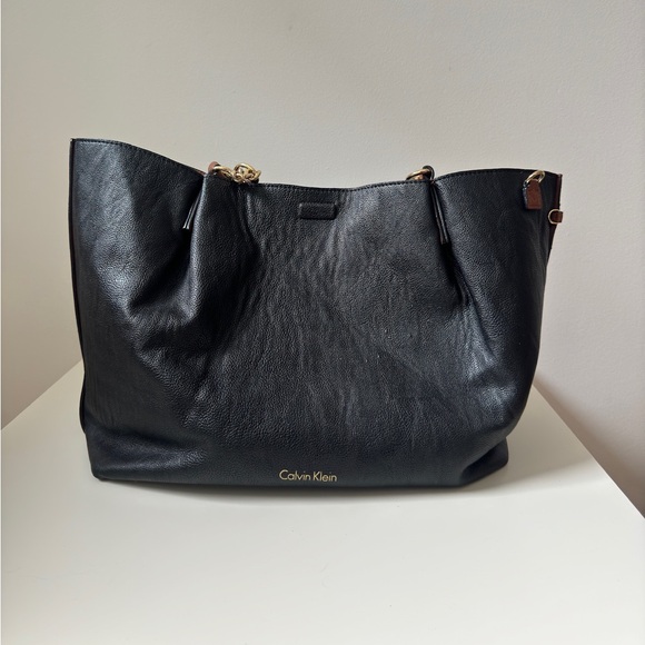 Calvin Klein Reversible Tote Bag in Navy/Tan - Picture 2 of 4